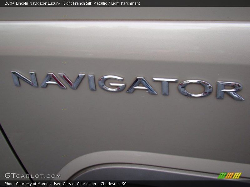 Light French Silk Metallic / Light Parchment 2004 Lincoln Navigator Luxury