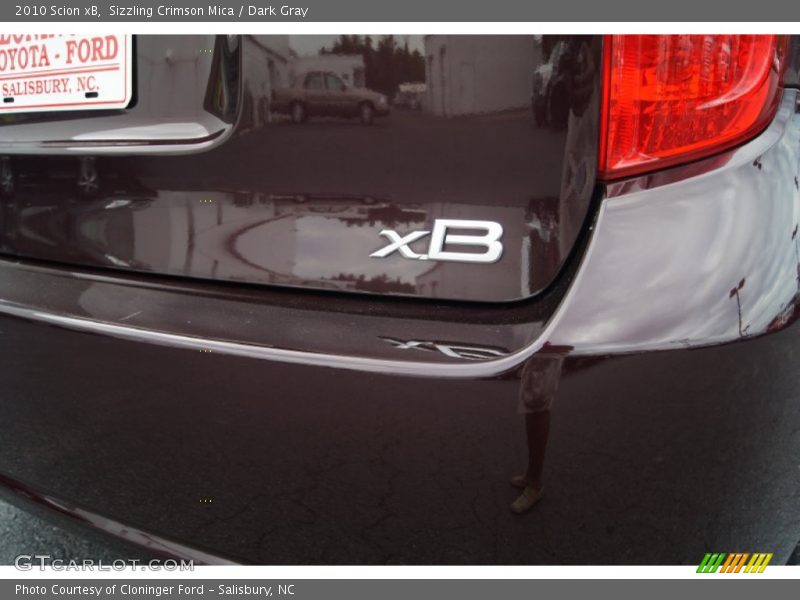 Sizzling Crimson Mica / Dark Gray 2010 Scion xB