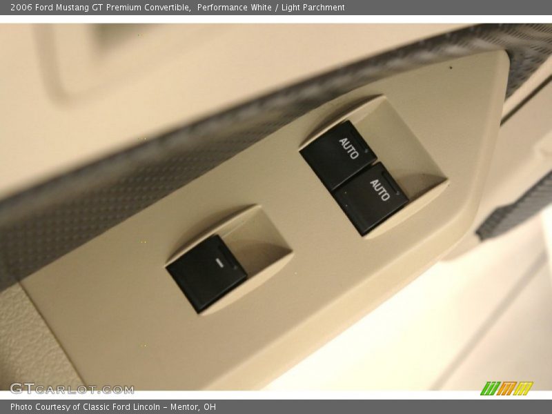 Performance White / Light Parchment 2006 Ford Mustang GT Premium Convertible