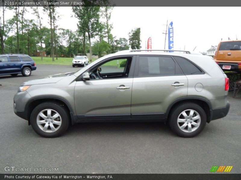 Titanium Silver / Black 2011 Kia Sorento LX