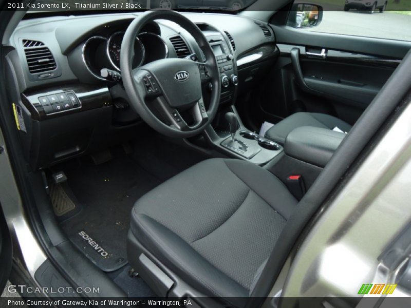 Titanium Silver / Black 2011 Kia Sorento LX