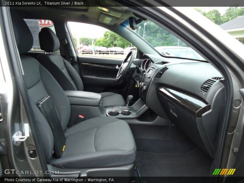 Titanium Silver / Black 2011 Kia Sorento LX