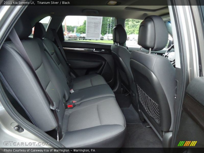 Titanium Silver / Black 2011 Kia Sorento LX