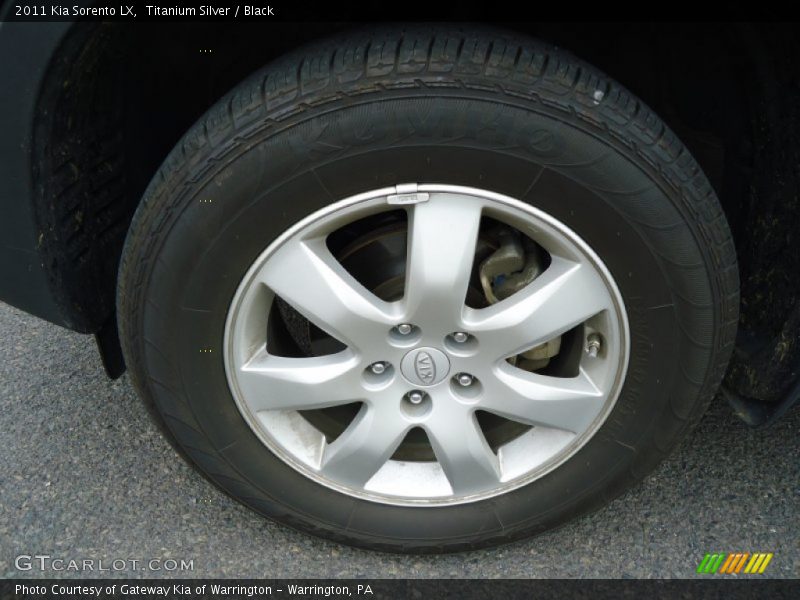 Titanium Silver / Black 2011 Kia Sorento LX