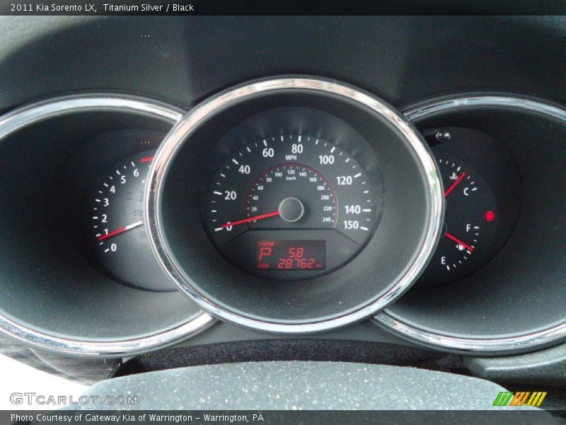 Titanium Silver / Black 2011 Kia Sorento LX