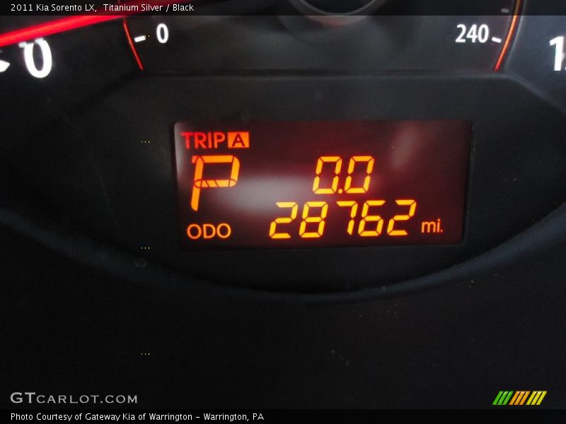 Titanium Silver / Black 2011 Kia Sorento LX