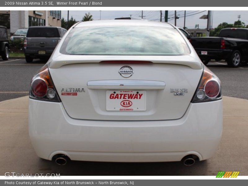 Winter Frost Pearl / Blond 2009 Nissan Altima 3.5 SE