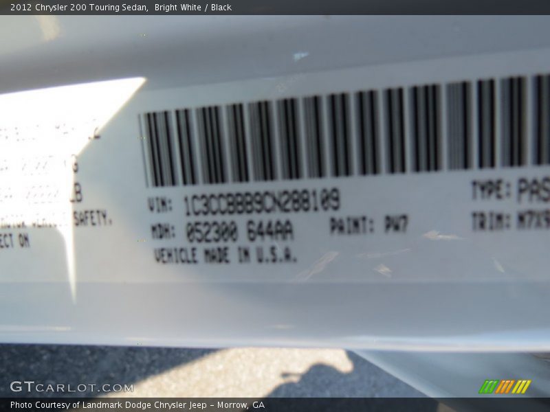 Bright White / Black 2012 Chrysler 200 Touring Sedan