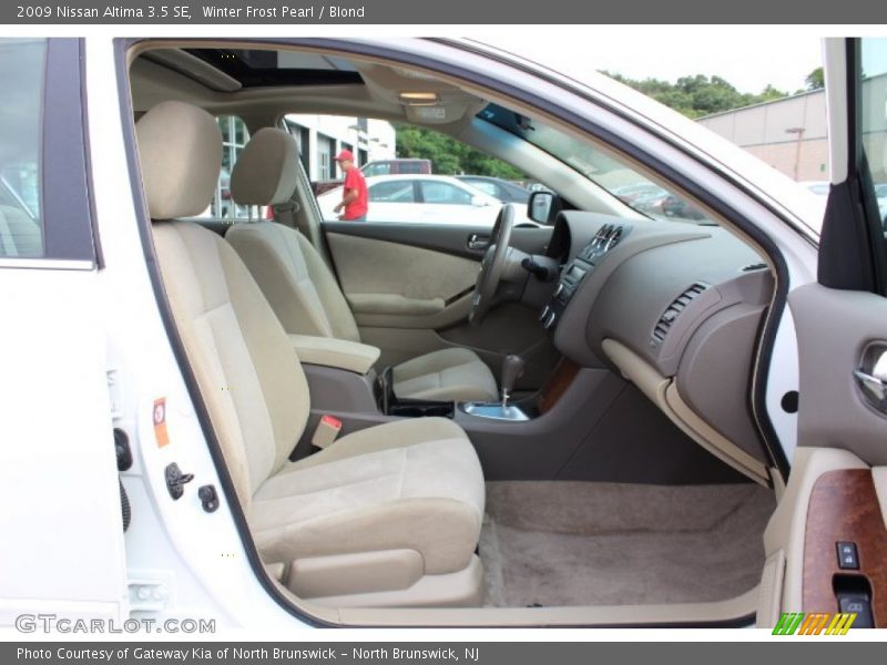 Winter Frost Pearl / Blond 2009 Nissan Altima 3.5 SE