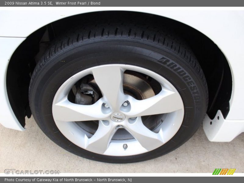 Winter Frost Pearl / Blond 2009 Nissan Altima 3.5 SE