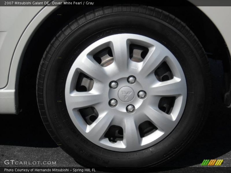 Dover White Pearl / Gray 2007 Mitsubishi Galant DE
