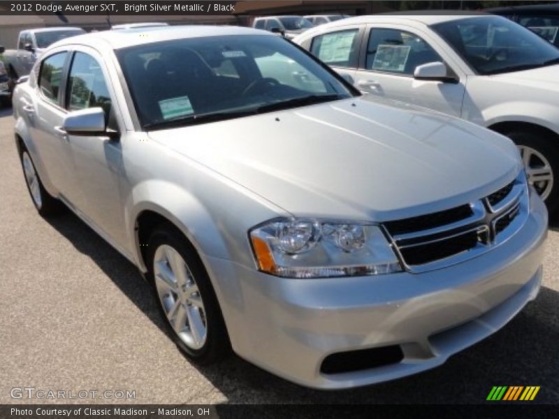 Bright Silver Metallic / Black 2012 Dodge Avenger SXT