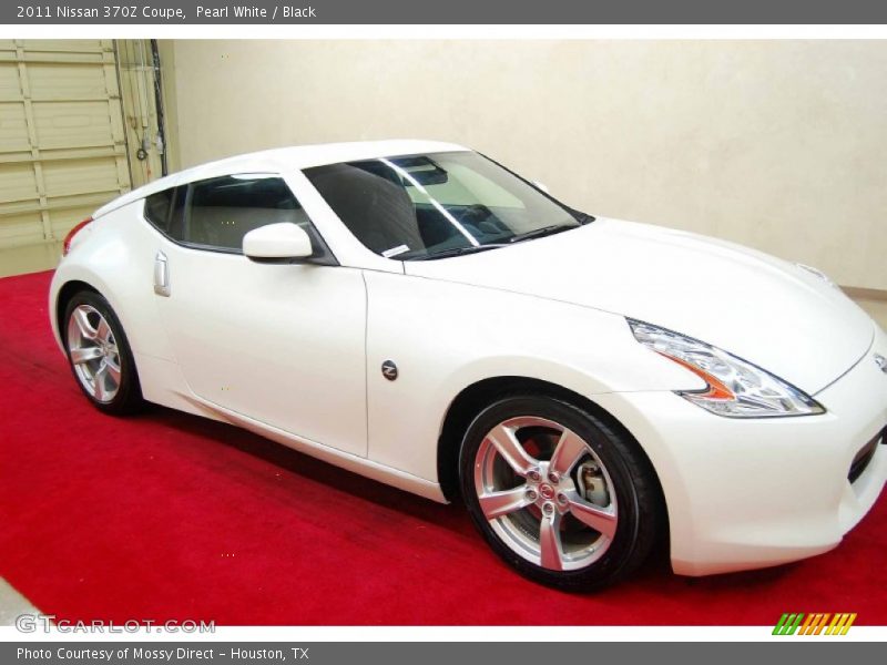 Pearl White / Black 2011 Nissan 370Z Coupe