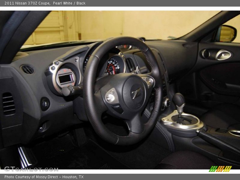 Pearl White / Black 2011 Nissan 370Z Coupe