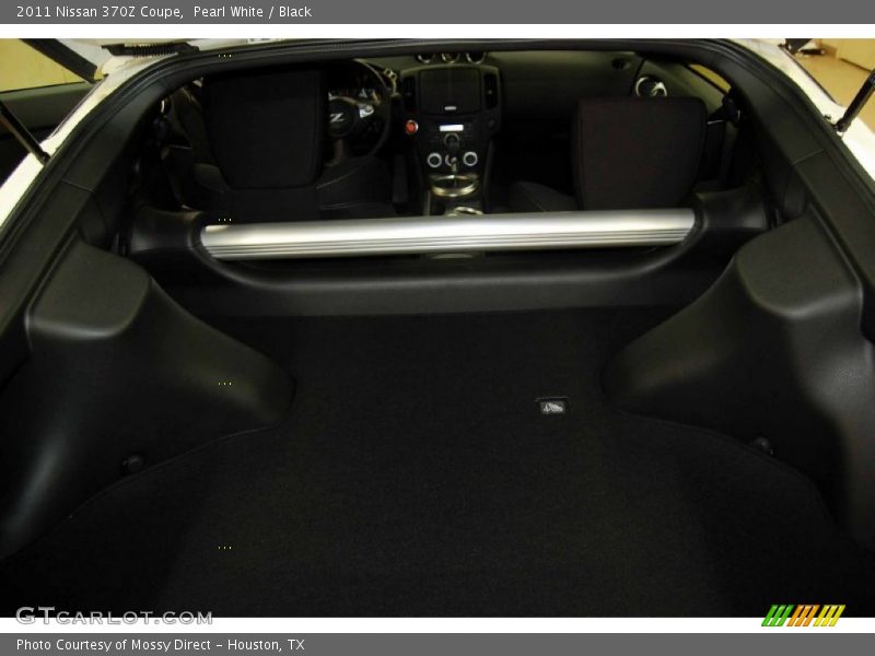 Pearl White / Black 2011 Nissan 370Z Coupe