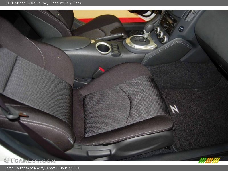 Pearl White / Black 2011 Nissan 370Z Coupe