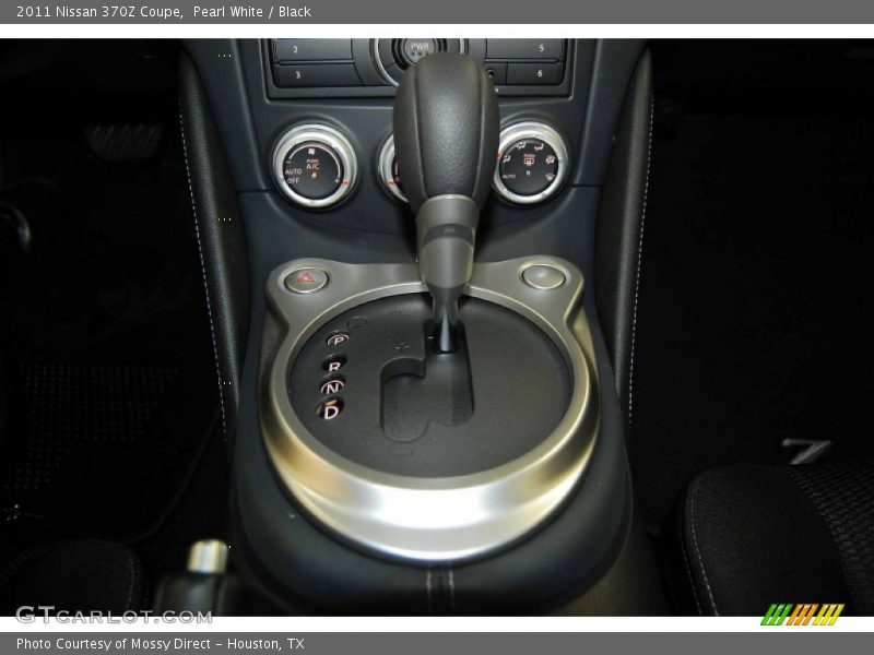 Pearl White / Black 2011 Nissan 370Z Coupe