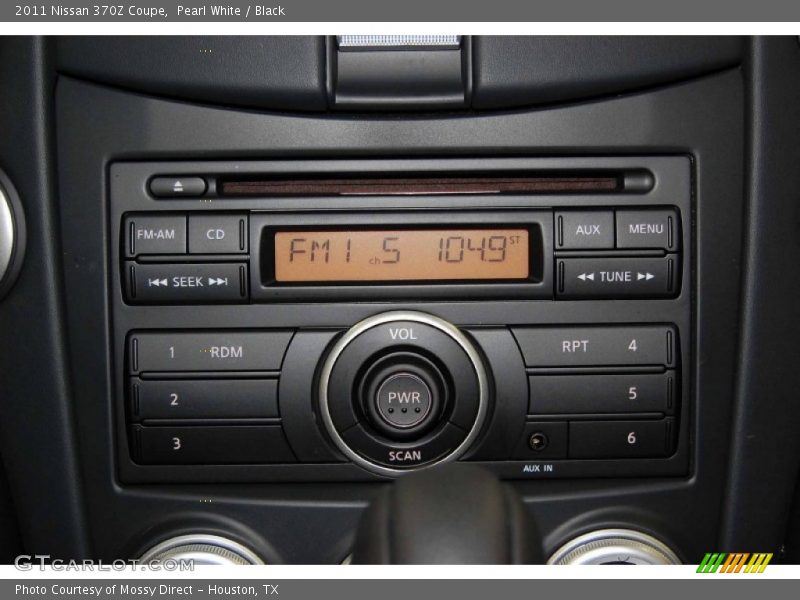 Pearl White / Black 2011 Nissan 370Z Coupe