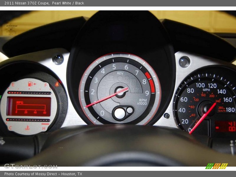 Pearl White / Black 2011 Nissan 370Z Coupe