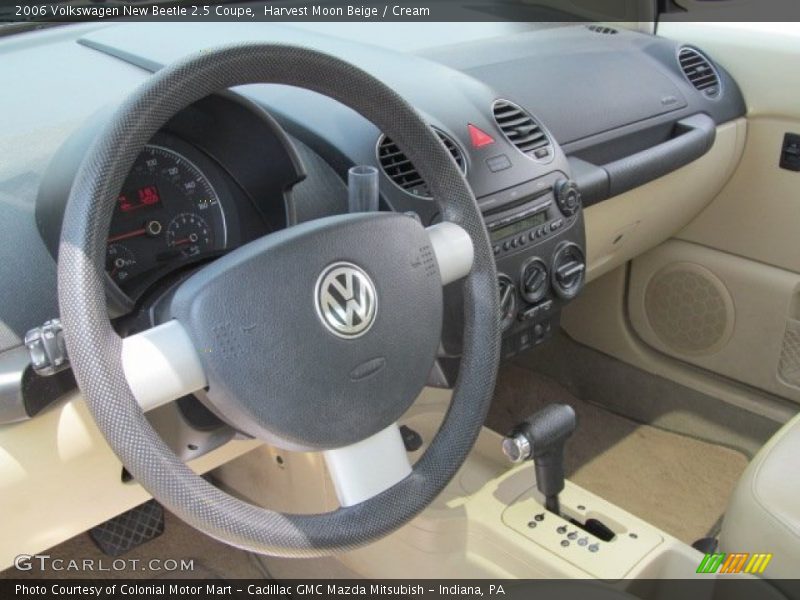 Harvest Moon Beige / Cream 2006 Volkswagen New Beetle 2.5 Coupe