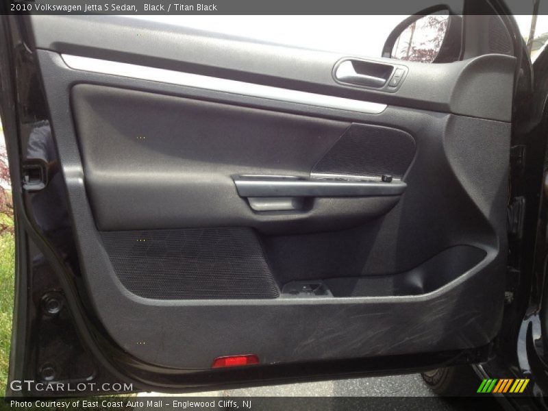 Black / Titan Black 2010 Volkswagen Jetta S Sedan