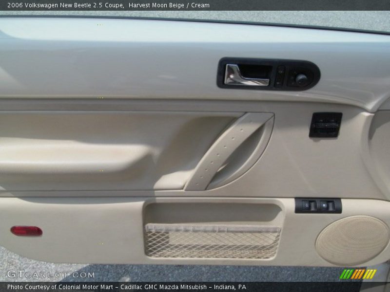 Harvest Moon Beige / Cream 2006 Volkswagen New Beetle 2.5 Coupe
