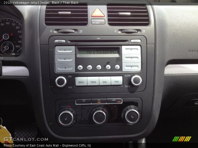 Black / Titan Black 2010 Volkswagen Jetta S Sedan