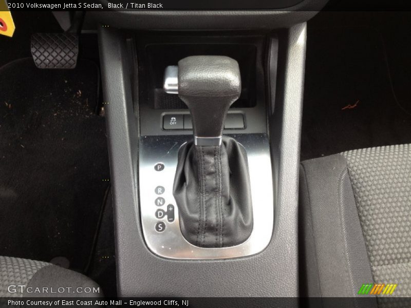 Black / Titan Black 2010 Volkswagen Jetta S Sedan