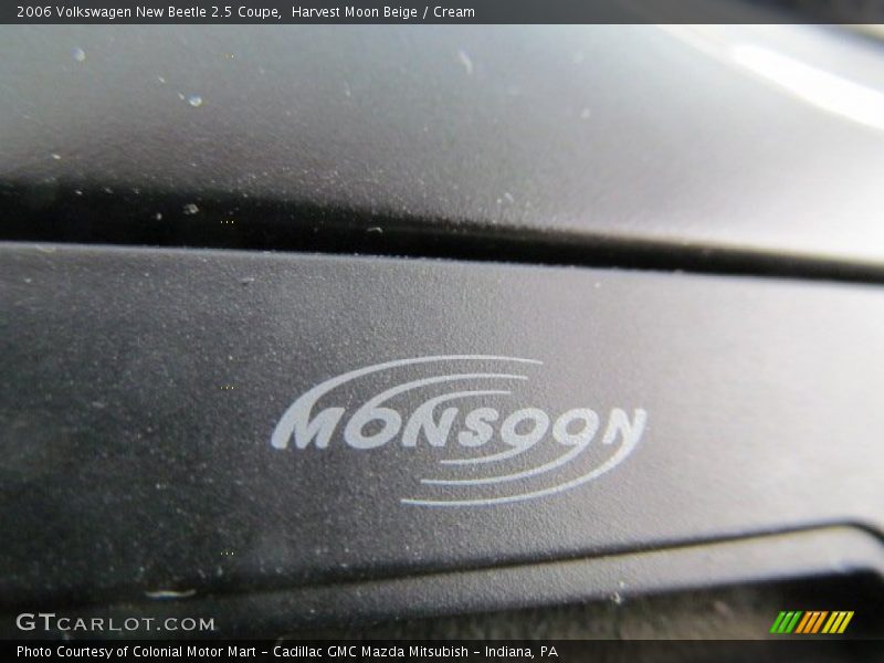 Harvest Moon Beige / Cream 2006 Volkswagen New Beetle 2.5 Coupe