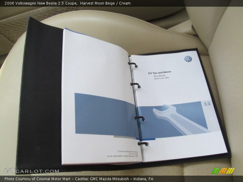 Harvest Moon Beige / Cream 2006 Volkswagen New Beetle 2.5 Coupe