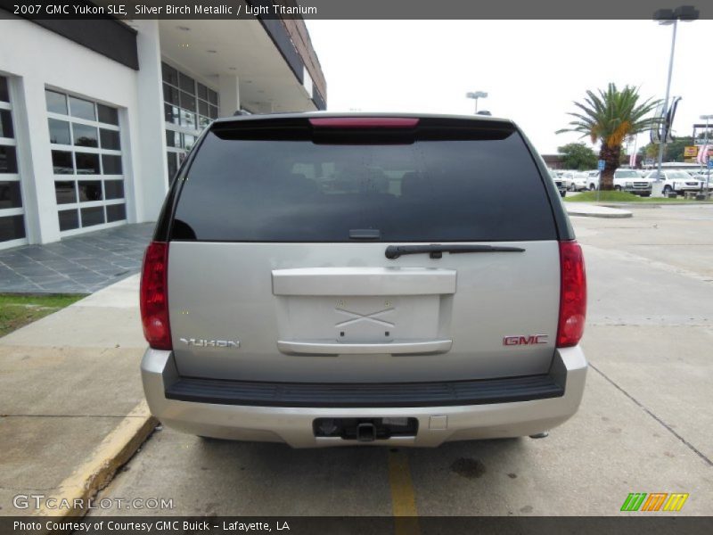 Silver Birch Metallic / Light Titanium 2007 GMC Yukon SLE