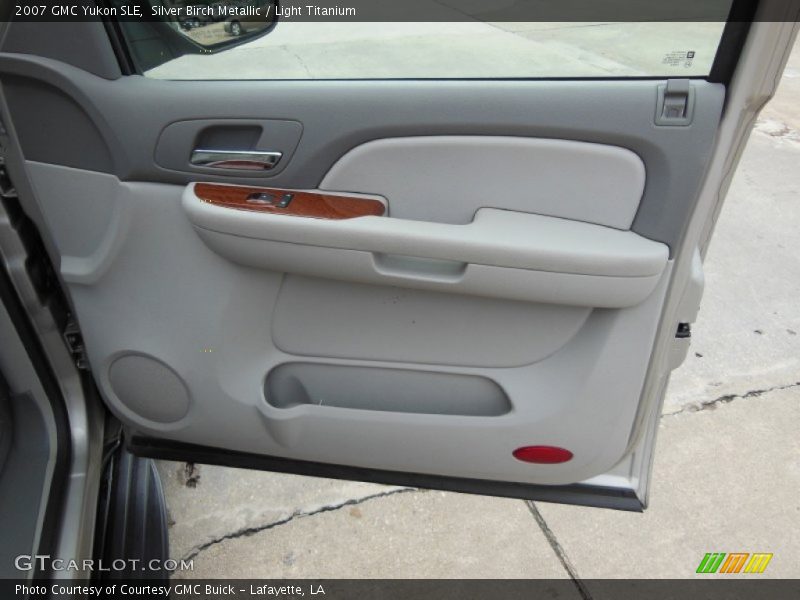 Silver Birch Metallic / Light Titanium 2007 GMC Yukon SLE