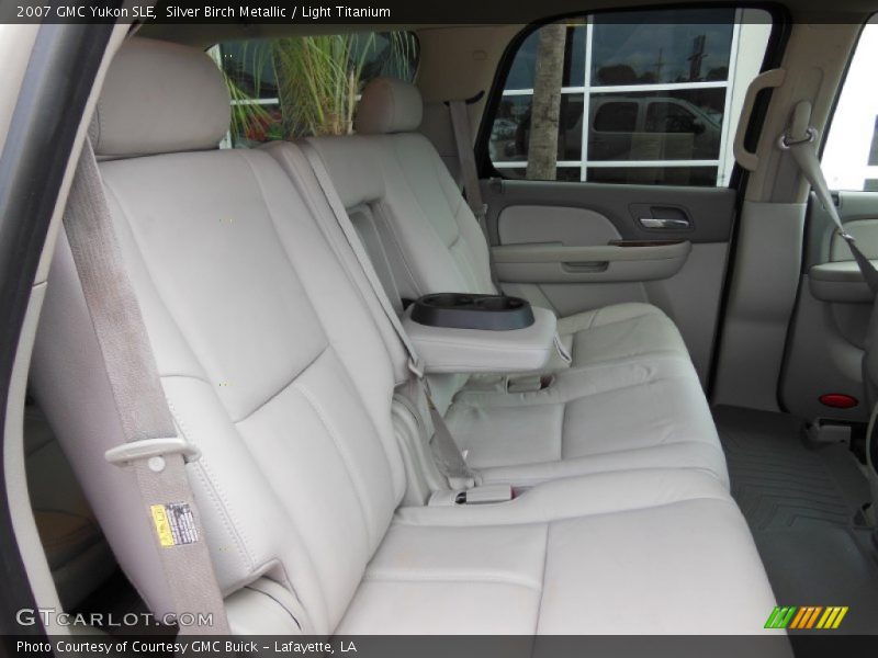 Silver Birch Metallic / Light Titanium 2007 GMC Yukon SLE