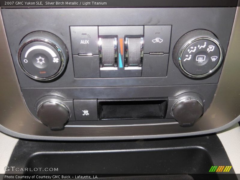 Silver Birch Metallic / Light Titanium 2007 GMC Yukon SLE