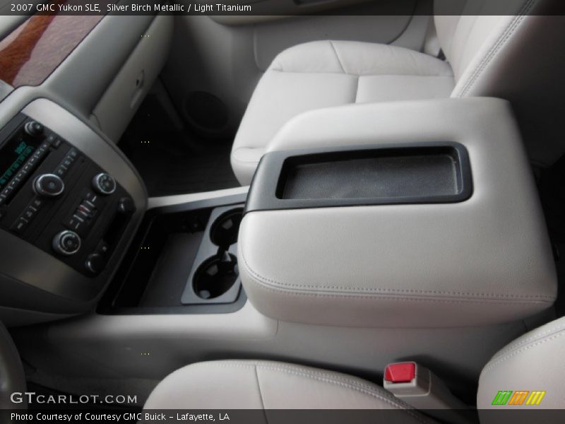 Silver Birch Metallic / Light Titanium 2007 GMC Yukon SLE
