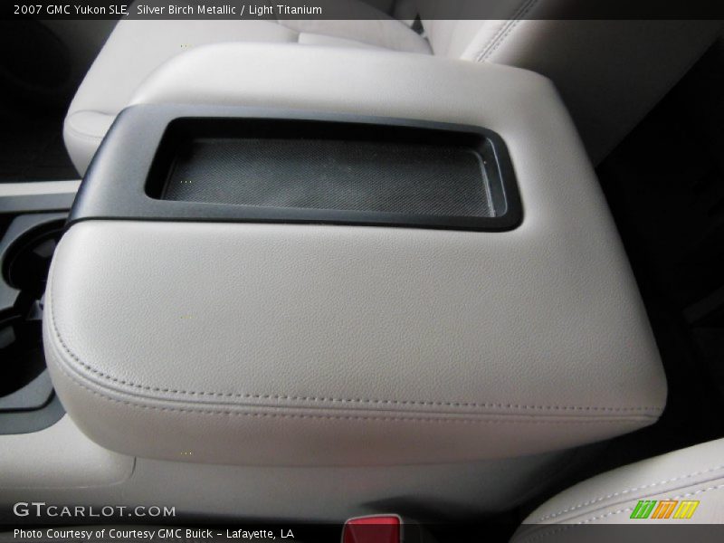 Silver Birch Metallic / Light Titanium 2007 GMC Yukon SLE