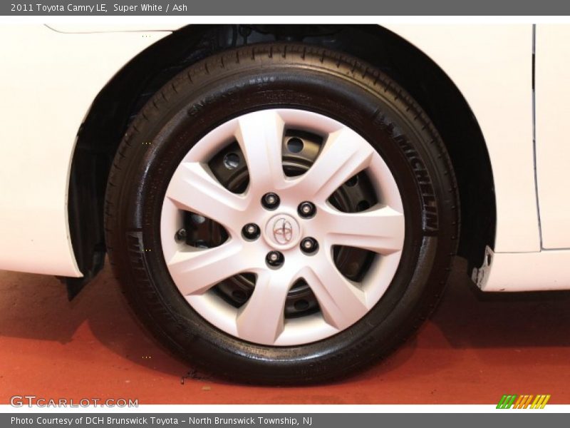 Super White / Ash 2011 Toyota Camry LE