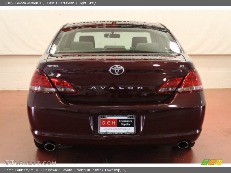 Cassis Red Pearl / Light Gray 2009 Toyota Avalon XL