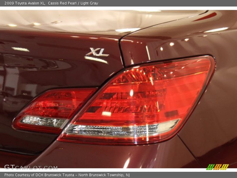 Cassis Red Pearl / Light Gray 2009 Toyota Avalon XL