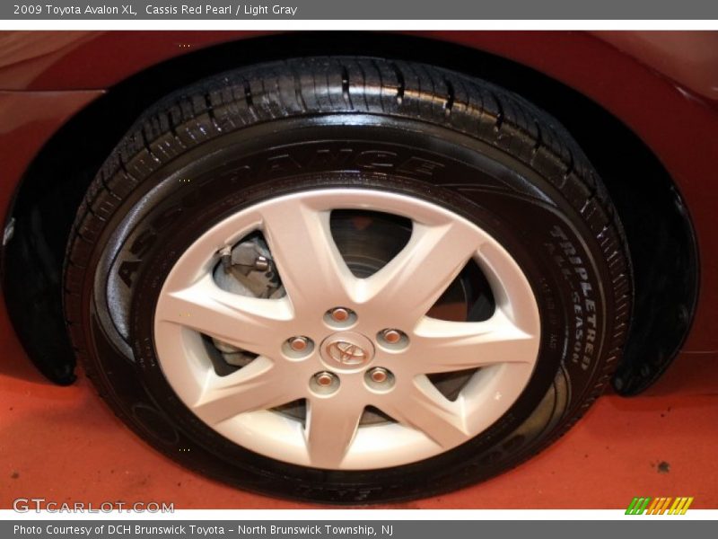 Cassis Red Pearl / Light Gray 2009 Toyota Avalon XL