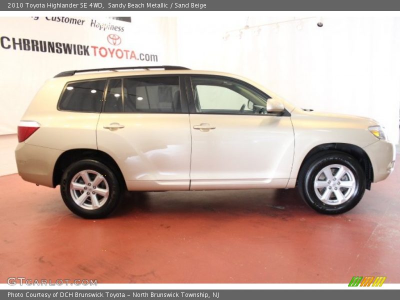 Sandy Beach Metallic / Sand Beige 2010 Toyota Highlander SE 4WD
