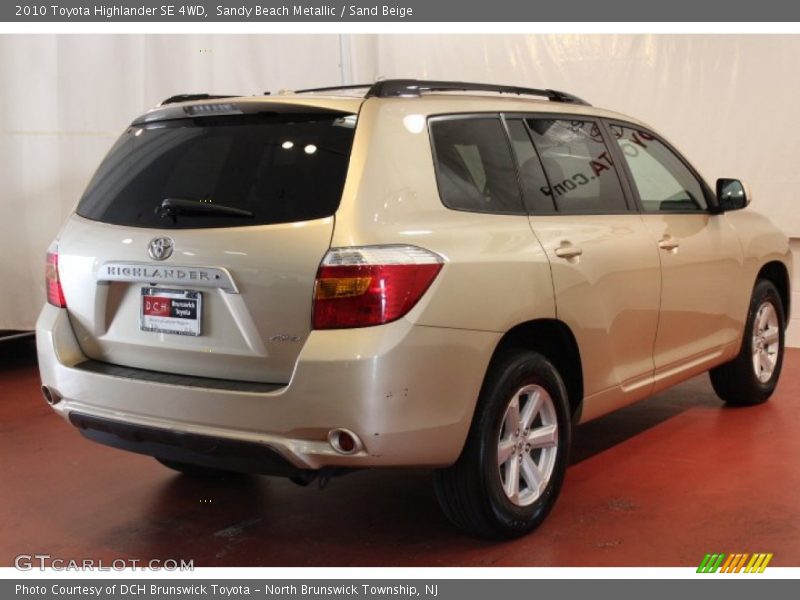 Sandy Beach Metallic / Sand Beige 2010 Toyota Highlander SE 4WD