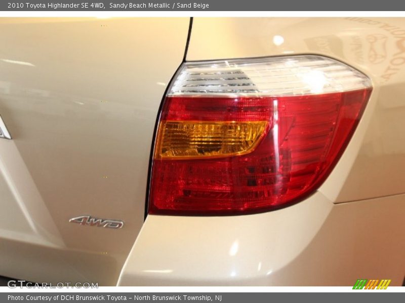 Sandy Beach Metallic / Sand Beige 2010 Toyota Highlander SE 4WD