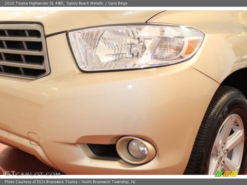 Sandy Beach Metallic / Sand Beige 2010 Toyota Highlander SE 4WD