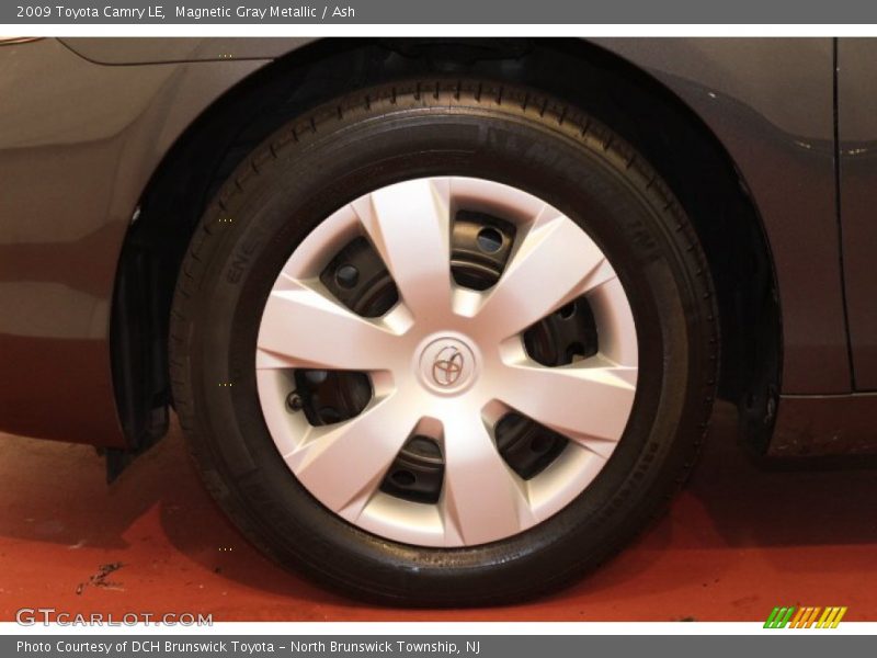 Magnetic Gray Metallic / Ash 2009 Toyota Camry LE