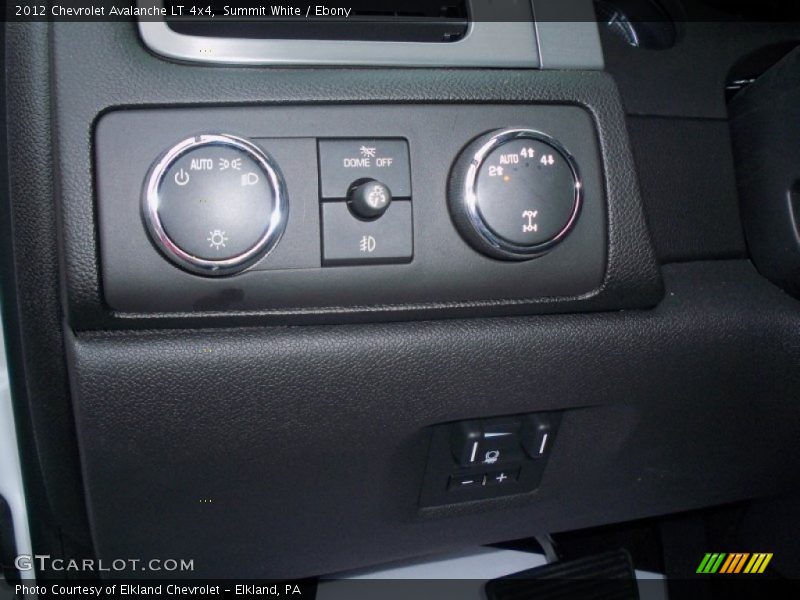 Summit White / Ebony 2012 Chevrolet Avalanche LT 4x4