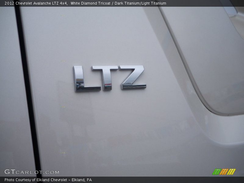 White Diamond Tricoat / Dark Titanium/Light Titanium 2012 Chevrolet Avalanche LTZ 4x4