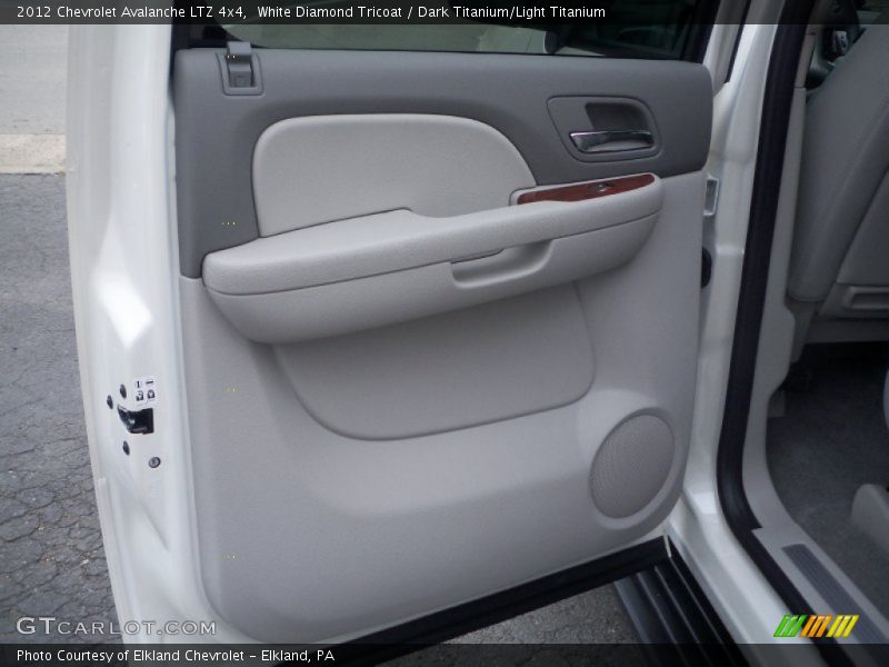 White Diamond Tricoat / Dark Titanium/Light Titanium 2012 Chevrolet Avalanche LTZ 4x4