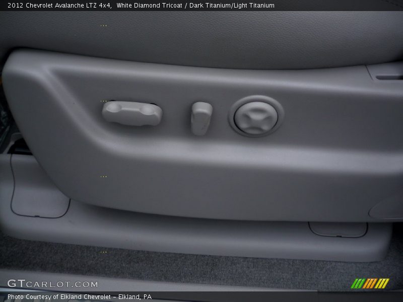 White Diamond Tricoat / Dark Titanium/Light Titanium 2012 Chevrolet Avalanche LTZ 4x4