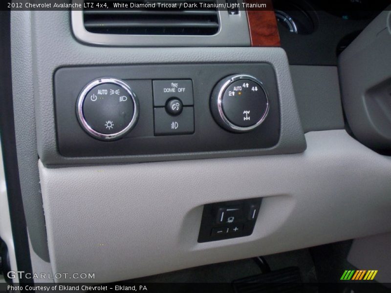 White Diamond Tricoat / Dark Titanium/Light Titanium 2012 Chevrolet Avalanche LTZ 4x4